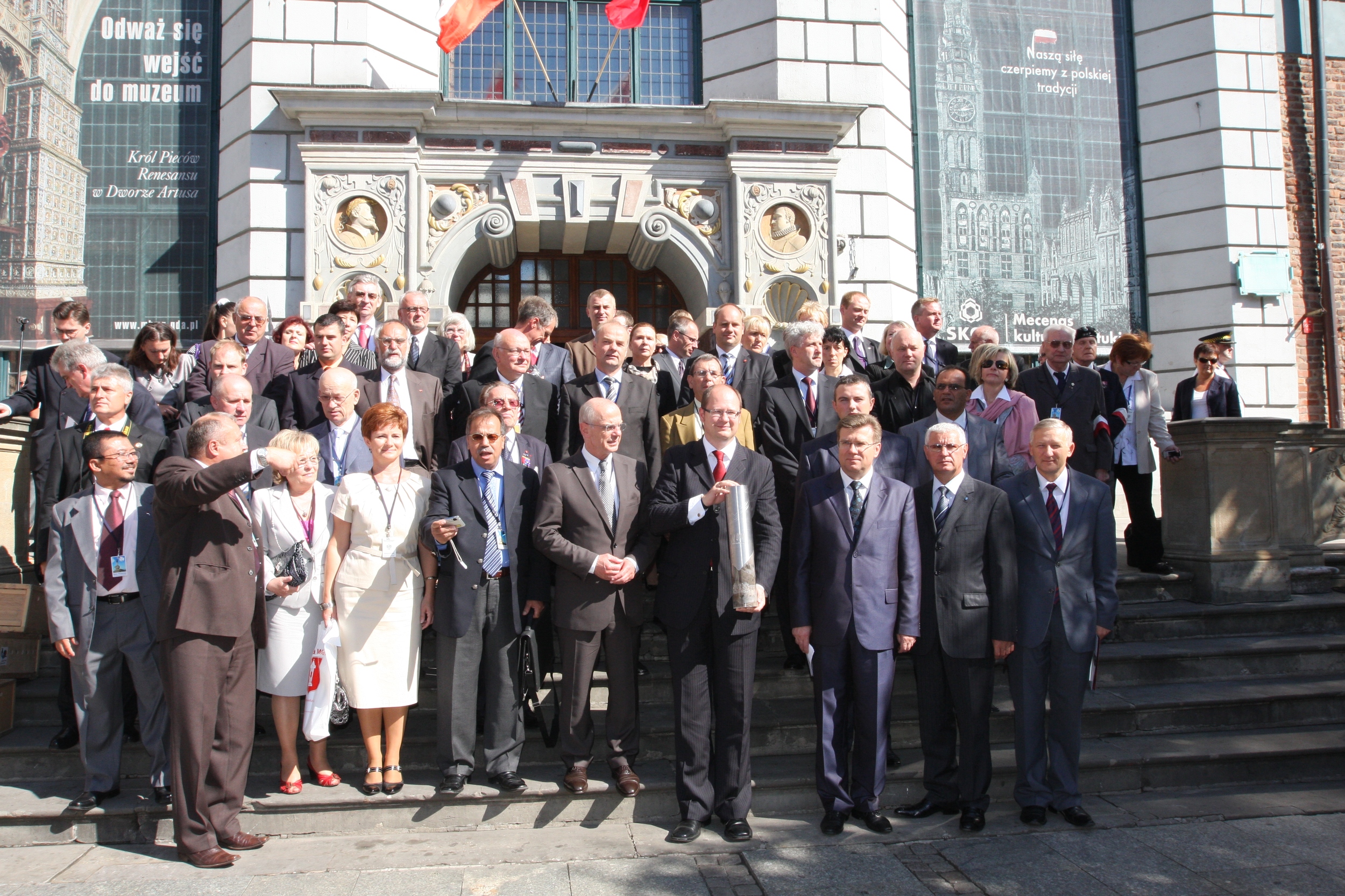 Międzynarodowa delegacja burmistrzów i prezydentów miast. Fot. J. Pinkas